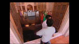 Yeh Rishta Kya Kehlata Hai S04E40 Naitik pushes Mohit Full Episode
