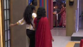 Bigg Boss Kannada S10 E82 Love birds meet again!