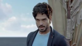 Adhe Kangal S01E194 Piya Saves Ansh Full Episode