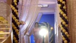 Adhe Kangal S01E403 Mohini Seeks Ansh's Help Full Episode