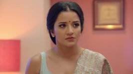 Adhe Kangal S01E59 Vedashree Gets Startled Full Episode