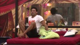 Bigg Boss (Colors tv) S07 E103 Elli brings love and cheer to housemates