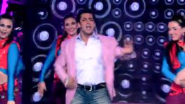 Bigg Boss (Colors tv) S07 E91 Ajaz accepts his liking for Gauhar