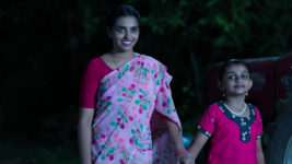 Kanne Kalaimaane S01 E05 Banumathi Gets Movie Tickets