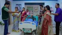 Madhuranagarilo (Star Maa) S01 E274 Pandu Questions about Radha