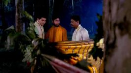 Debi Choudhurani S01E187 Prafulla Helps Nayantara Full Episode