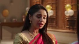 Lagnachi Bedi S01 E266 Raghav's Gift to Sindhu