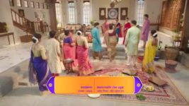 Lagnachi Bedi S01E157 Dr. Yogesh Bumps into Sindhu Full Episode