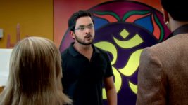 Mem Bou S01E13 Koustav Insults Carol Full Episode