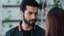 Naagin (Colors tv) S05 E42 Veer gets attacked!