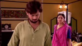 Shob Choritro Kalponik S04 E21 Abir gets home drunk