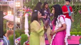 Gramer Rani Binapani S01E123 Roy Chowdhurys at the Party Full Episode