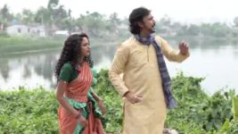 Gramer Rani Binapani S01E42 Sanjukta Is Warned Full Episode
