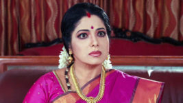 Kumkuma Puvvu (Maa Tv) S07 E04 What Will Jayanthi Decide?