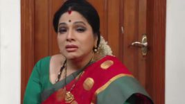 Kumkuma Puvvu (Maa Tv) S08 E1042 Siri Gets Furious