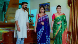 Kumkuma Puvvu (Maa Tv) S08 E2040 Kaveri's Secret Mission
