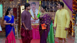 Kumkuma Puvvu (Maa Tv) S08 E2110 Shambavi Misreads Bunty