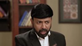 Pirticha Vanva Uri Petla S01 E398 Saavi threatens the lawyer