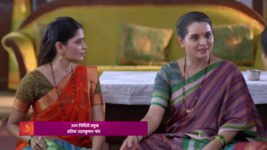 Sara Kahi Tichyasathi S01 E218 20th April 2024