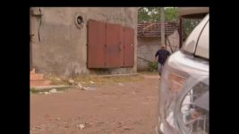 Kanamachi S05 E21 The minister's spy follows Abhimanyu