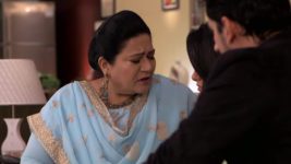 Yeh Hai Mohabbatein S25E20 Shagun Stands by Santosh Full Episode