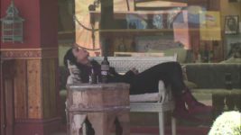 Bigg Boss (Colors tv) S10 E104 Weekend ka Vaar: It's Celebs vs Indiawale again!