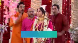 Bouma Ekghor S01E24 Bhattacharya's Advice for Tiya Full Episode