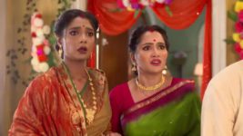 Bouma Ekghor S01E35 Riya Belittles Tiya Full Episode