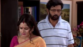Chokher Tara Tui S14E21 Rishi tries to escape Full Episode Chokher Tara Tui S14E21 Rishi tries to escape Full Episode