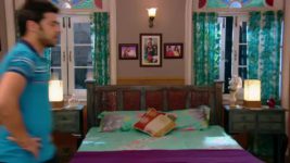Mere Angne Mein S03E06 Riya, Shivam steal moments Full Episode