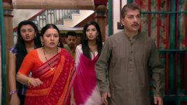 Mere Angne Mein S03E10 Shivam helps Riya wear a sari Full Episode