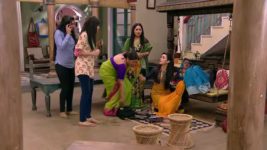 Mere Angne Mein S04E27 Sujeev gifts a ring to Pari Full Episode
