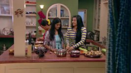 Mere Angne Mein S04E29 Karva Chauth at Shanti Sadan Full Episode
