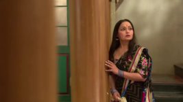 Mere Angne Mein S11E32 Kaushalya is in a Fix Full Episode