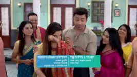 Tumi Ashe Pashe Thakle S01 E221 Shaborni Fears the Worst
