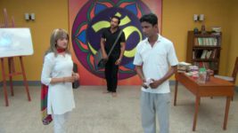 Mem Bou S01E24 Shibnath Invites Carol Full Episode