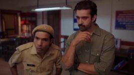 10:29 Ki Aakhri Dastak S01 E33 Abhimanyu Gets Attacked