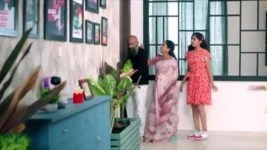 Ninagaagi (Colors Kannada) S01 E44 Rachana asks Vajreshwari for a cell phone