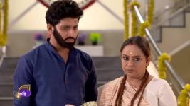 Pherari Mon S01 E623 Parama pretends to get poisoned