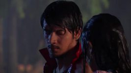 Do Dil Ek Jaan S01 E24 Antara spends the night in a park