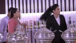 India Waali Maa S01 E28 An Uncomfortable Situation