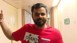 Mr & Mrs Chinnathirai S04E06 Love's in the Air Full Episode