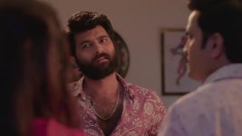 Sadhi Mansa S01 E256 Devika Hands Money to Satyajeet