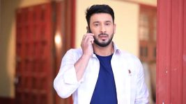 Shreegowri S01 E244 Gowri applies medicine to Appu