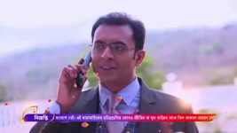 Prerona Atmamaryadar Lorai S01 E52 Naina takes Karna to Pir Baba's dargah