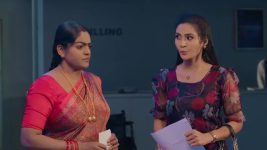 Karthika Deepam S02 E269 Karthik Fumes at Jyotsna