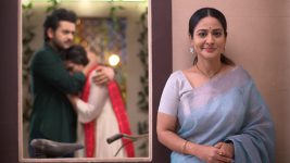 Aai Aani Baba Retire Hot Aahet S01 E17 Seema Discovers Sweety's Secret