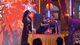 Pushpa Impossible S01 E806 Chawl Ki New Year Party