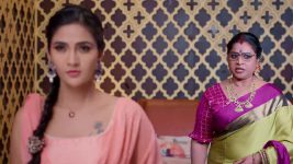 Karthika Deepam S02 E271 Kaveri Reassures Deepa
