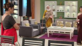 Laxmichya Paaulanni S01 E332 Kala, Advait's Hilarious Fight